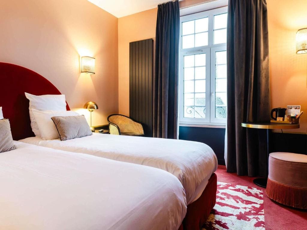 Standard Twin Room with City View room - Image 3
