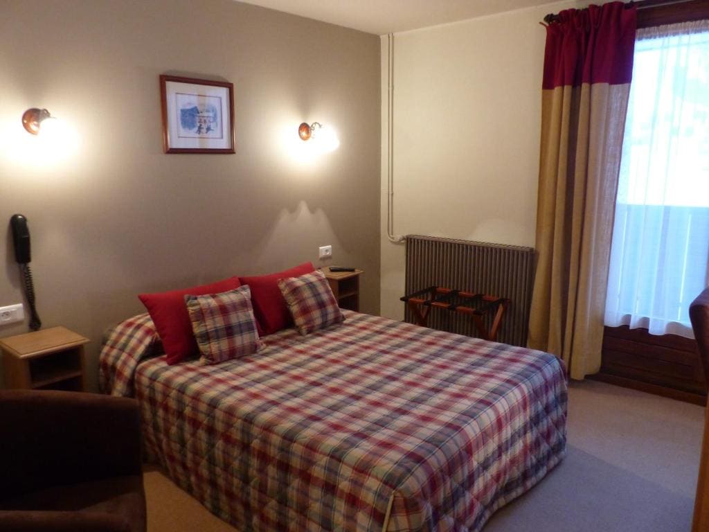Double Room South Balcony with Mountain View room - Image 1