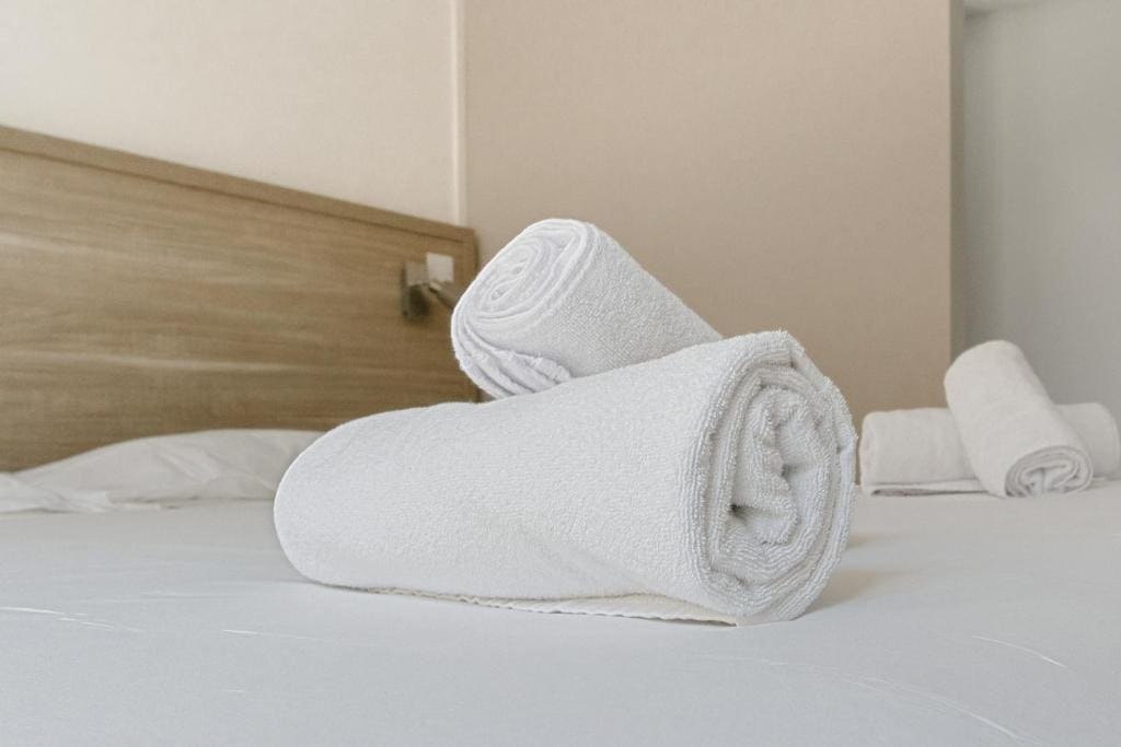 Suite with Spa Bath room - Image 2