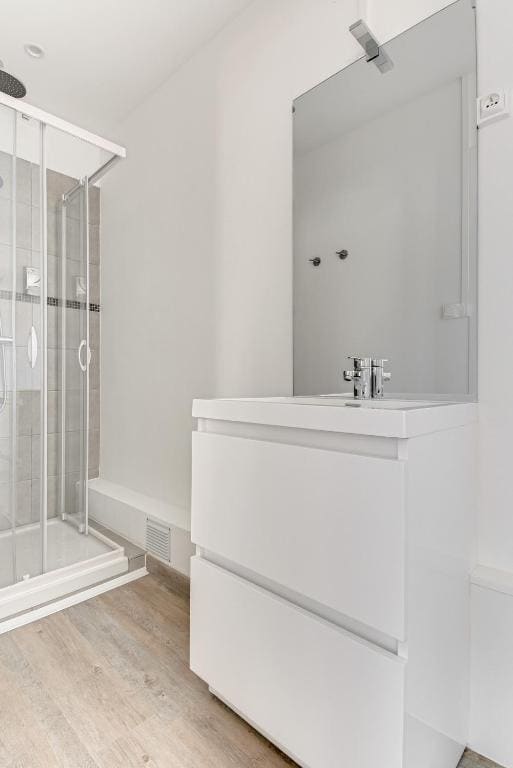Suite with Spa Bath room - Image 3