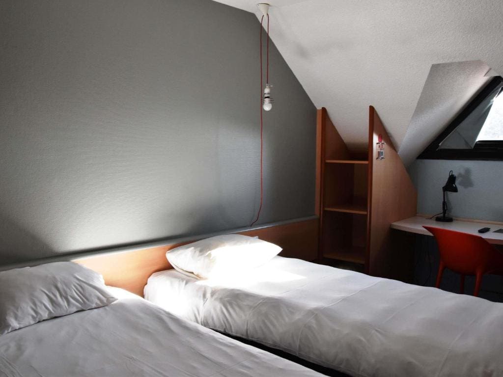 Standard Twin Room room - Image 2