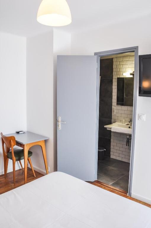 Economy Double Room room - Image 2