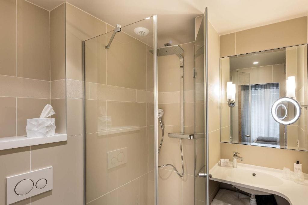 Double Room with Garden View room - Image 2