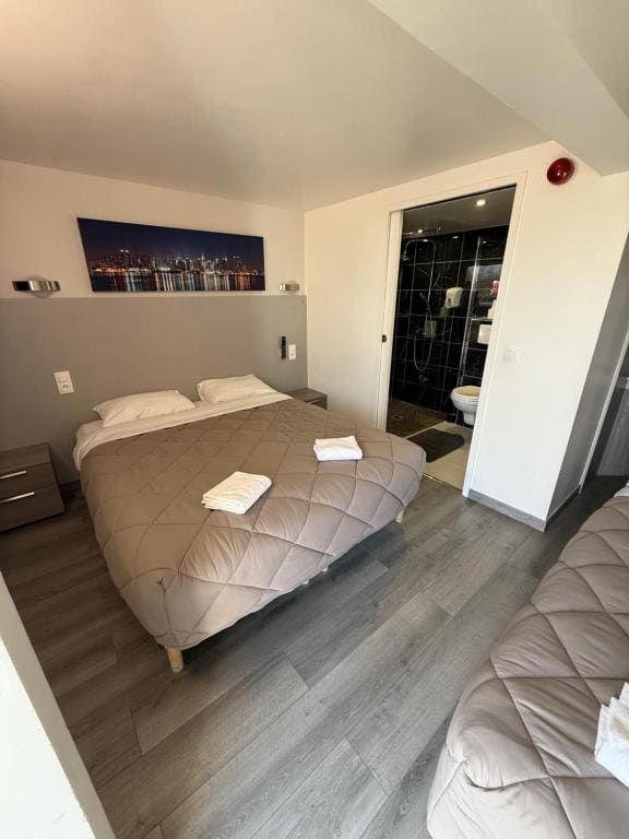 Superior Double Room room - Image 3