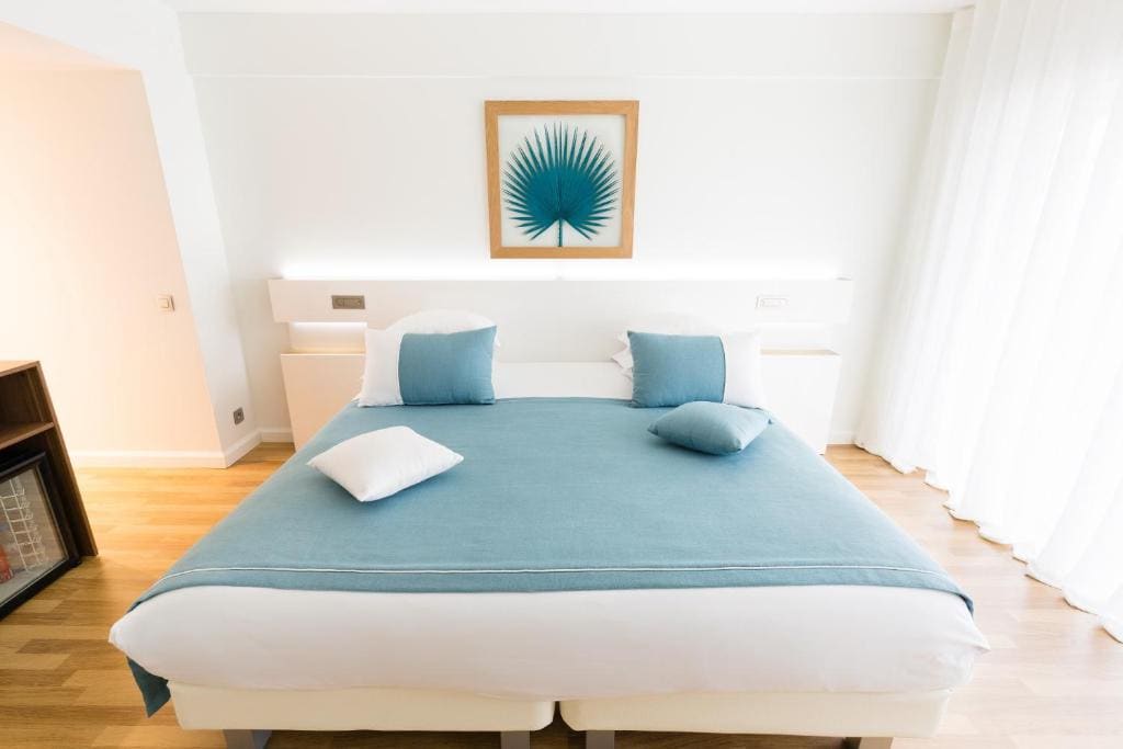 Deluxe Room with Sea View room - Image 1