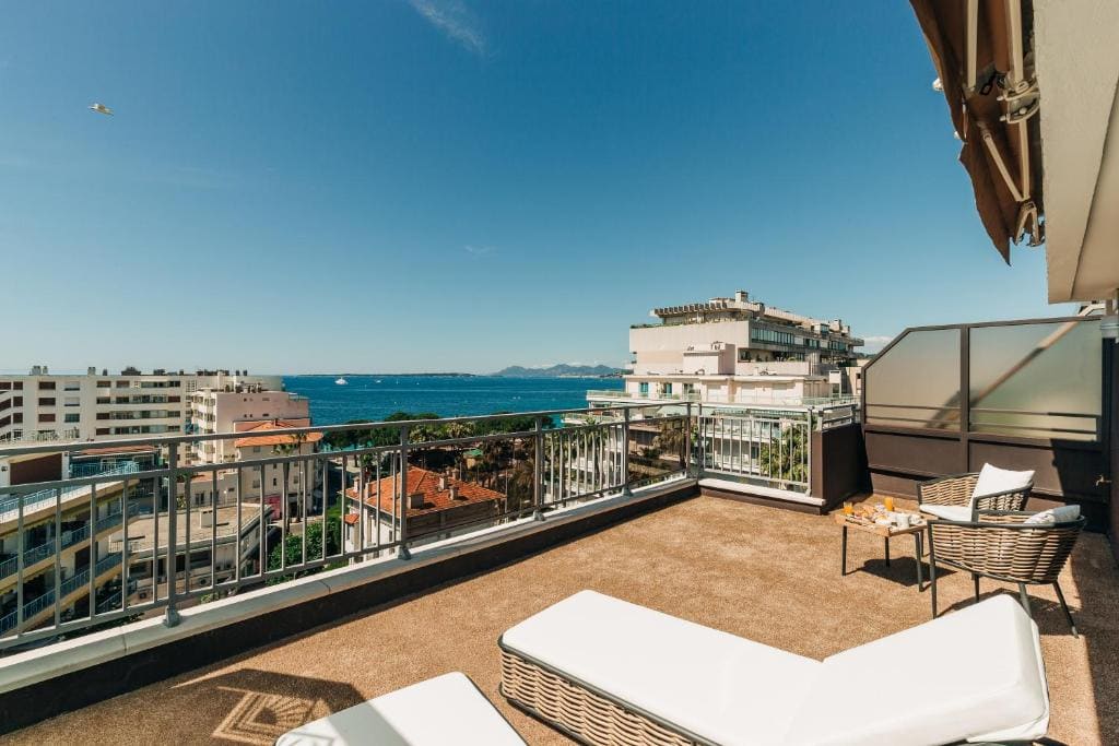 Junior Suite with Sea View room - Image 2