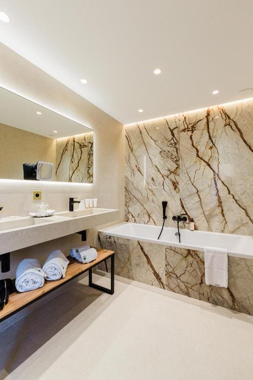 Junior Suite with Sea View room - Image 3