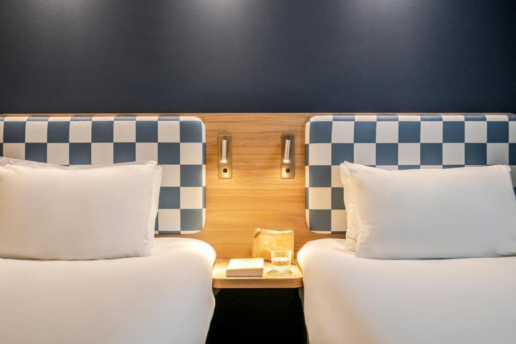 Standard Twin Room room - Image 1