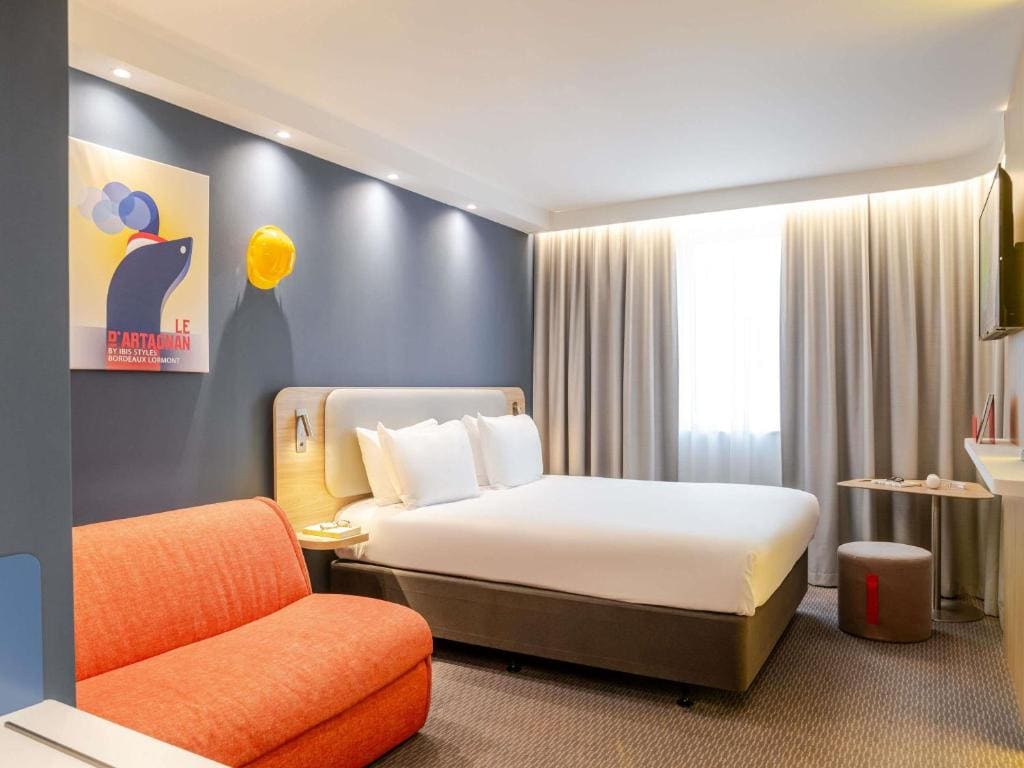 Superior Room with Double bed and a single Sofa Bed room - Image 1