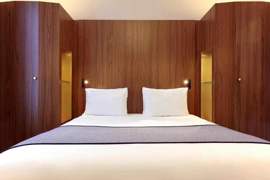Premium King Room with City View room - Image 2