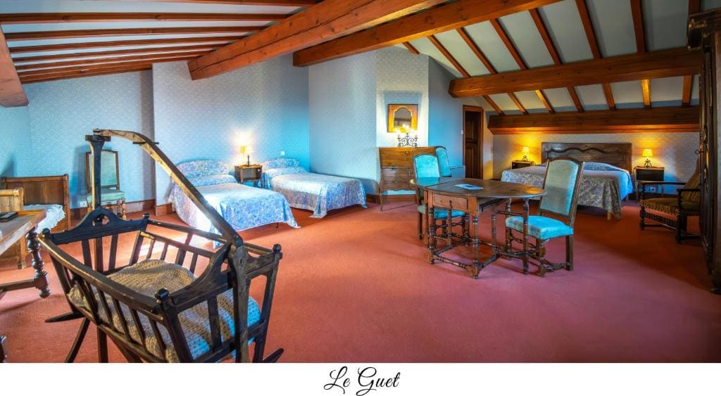 Superior Family Room room - Image 3