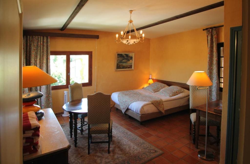Superior Double Room with Bath room - Image 1
