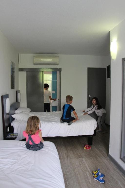 Family Room - 1-4 People room - Image 3