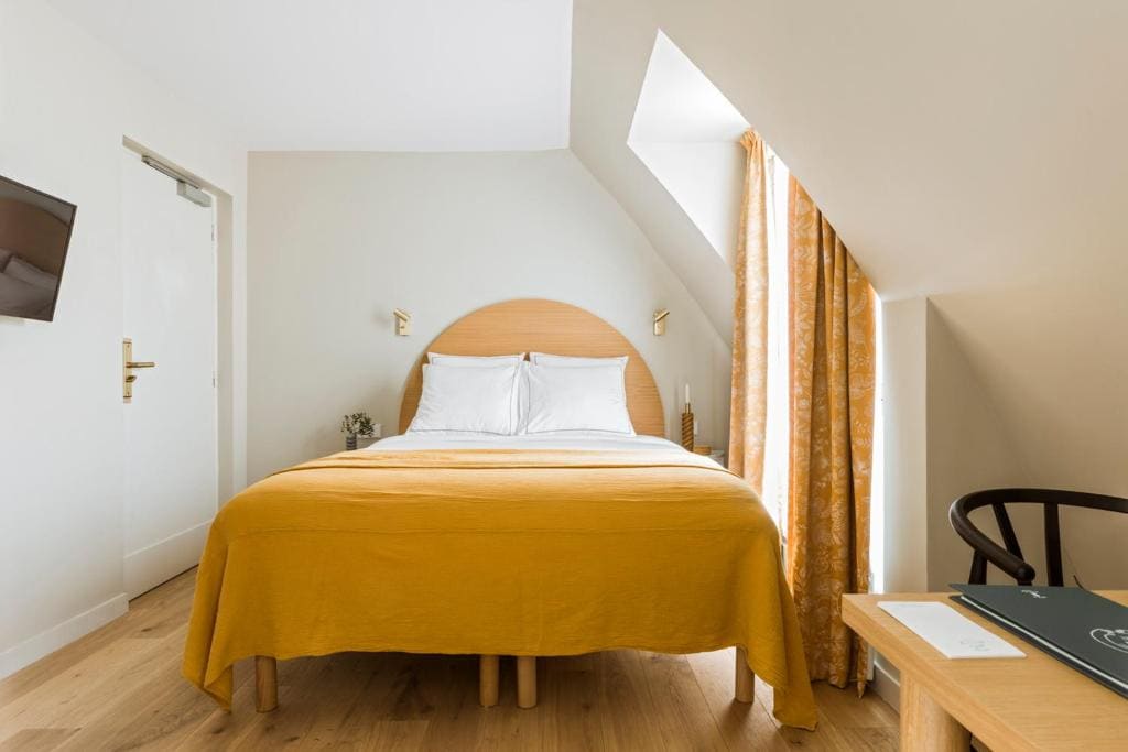 Superior Double Room - La grande Amie room - Image 3