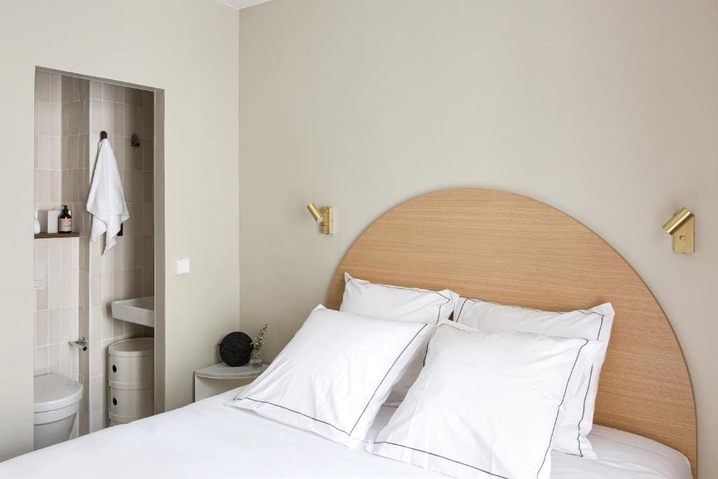 Standard Double Room - La bonne Amie room - Image 1