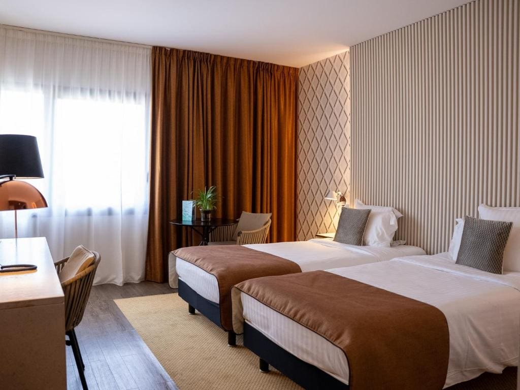 Comfort Twin Room room - Image 3