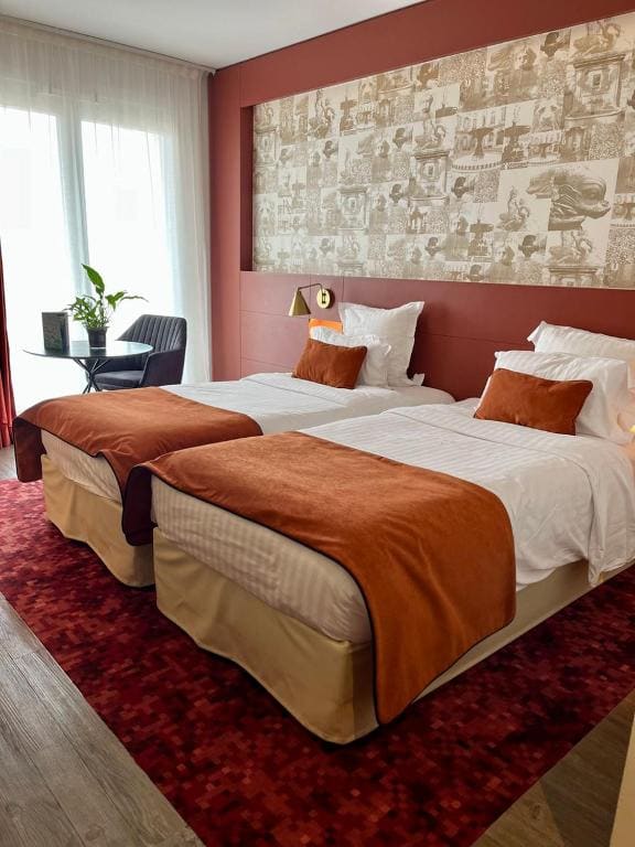 Privilege Twin Room with Balcony room - Image 1