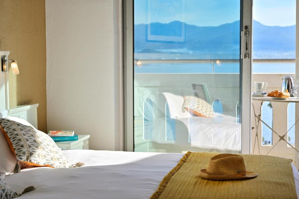 Double Room with Terrace and sea view - upper floor room - Image 2