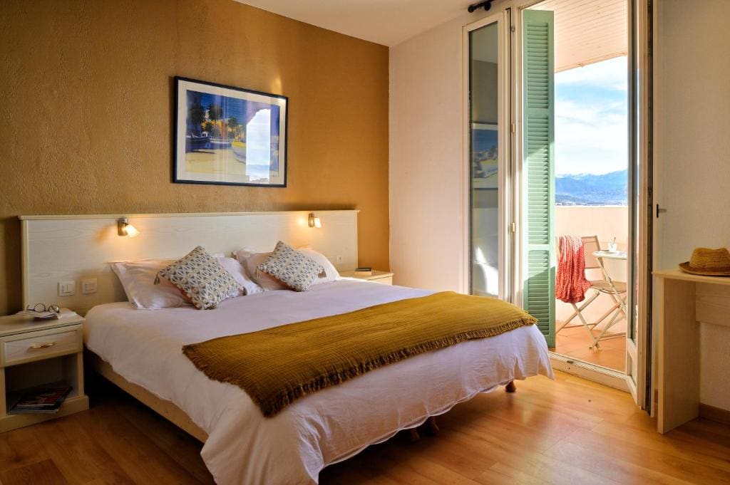 Suite with Sea View room - Image 2