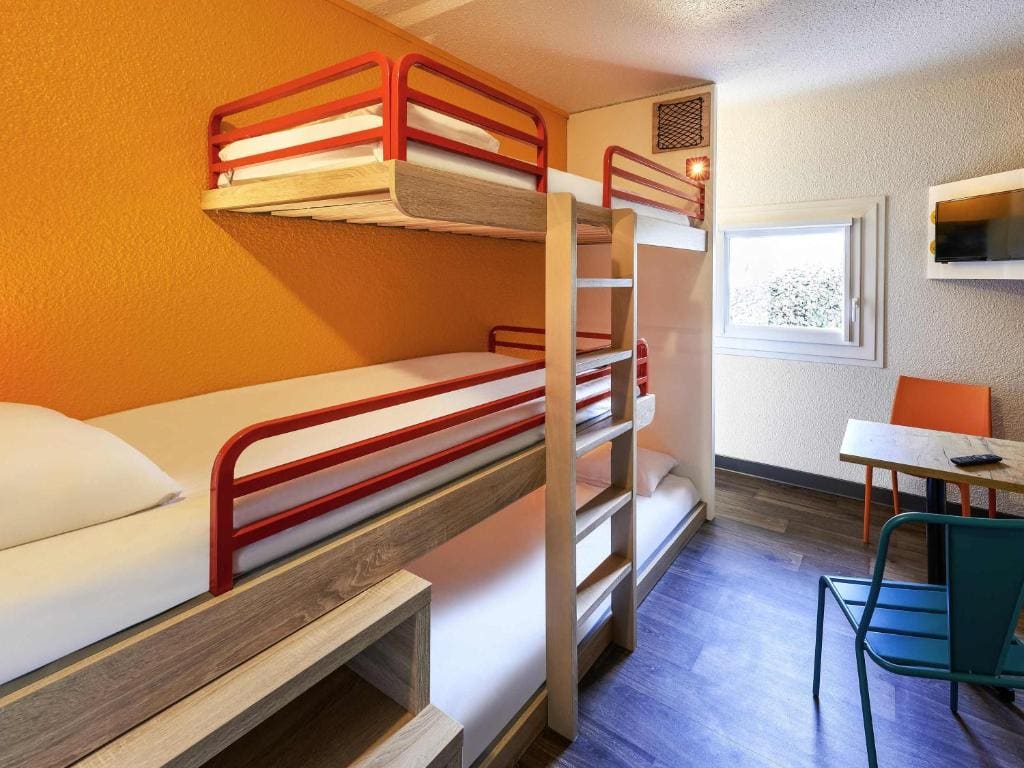 Cabrio Triple Room with Bathroom room - Image 2