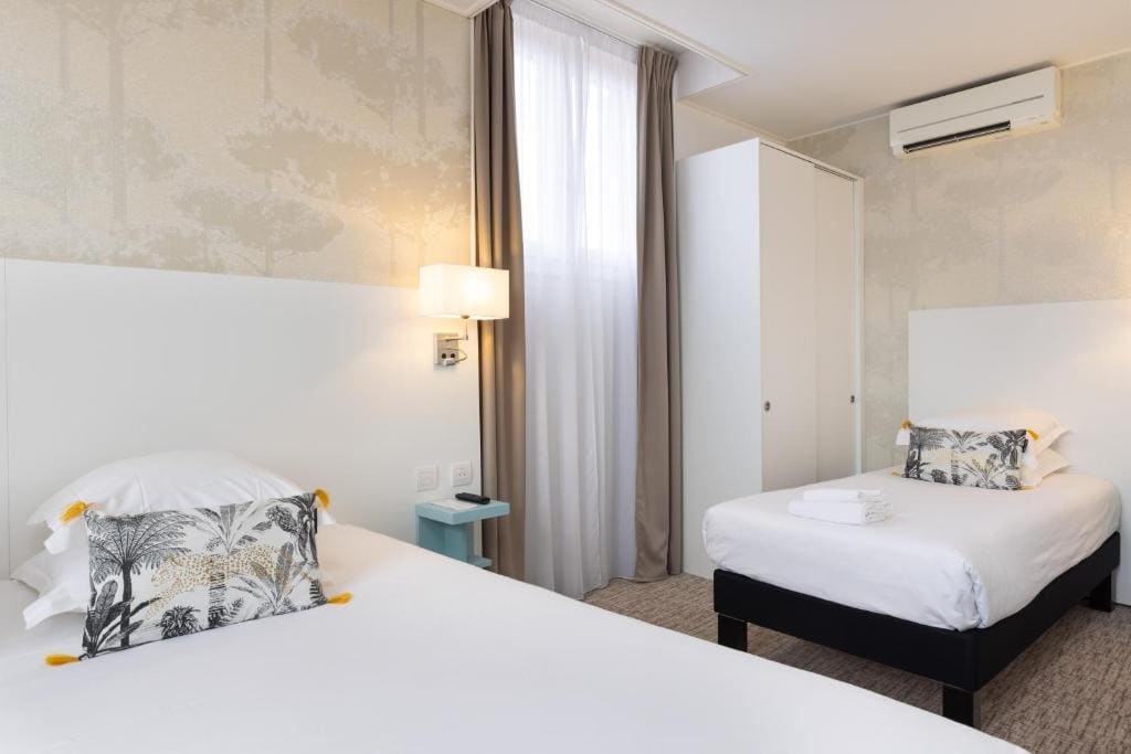 Deluxe Triple Room room - Image 2