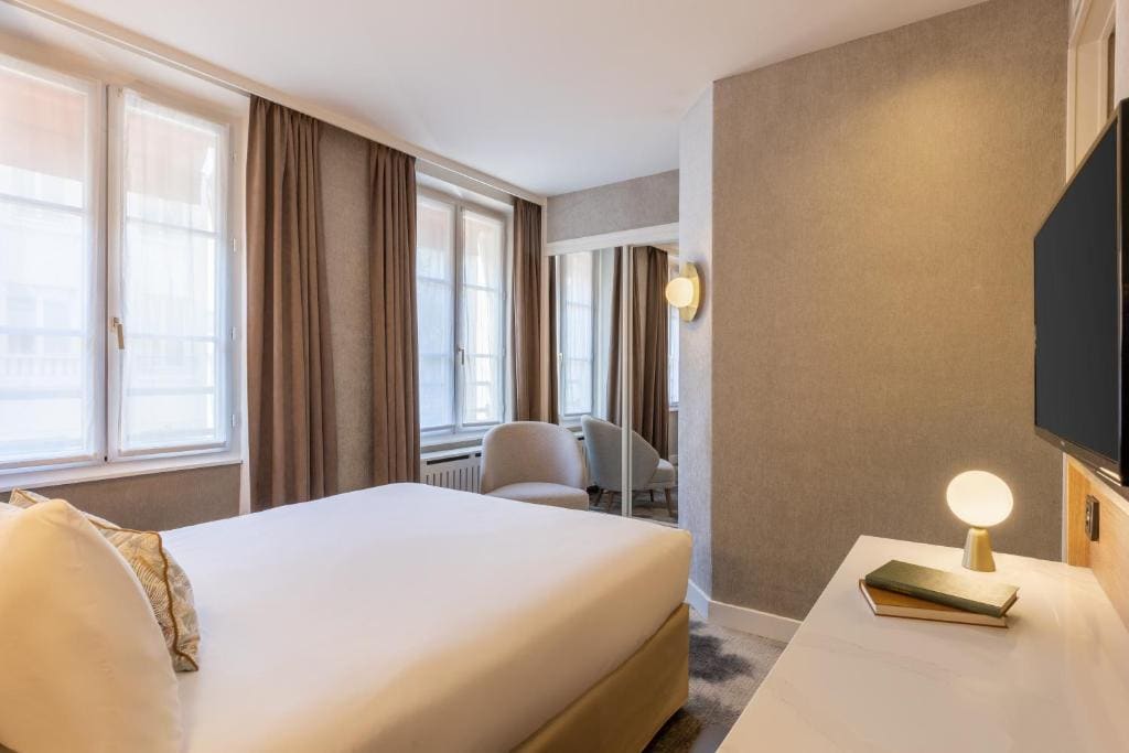 Superior Queen Room room - Image 1