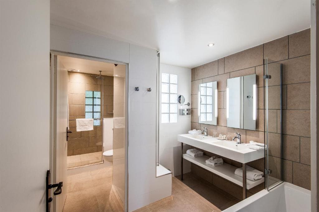 Queen Suite room - Image 3