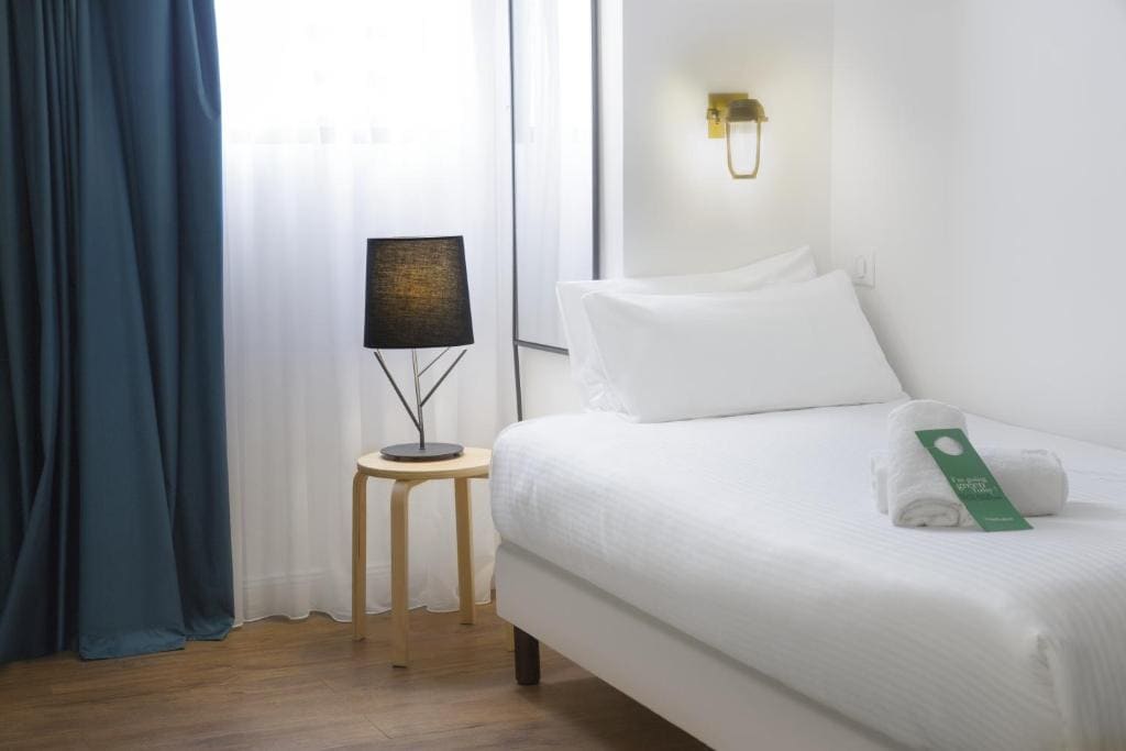 Room room - Image 3