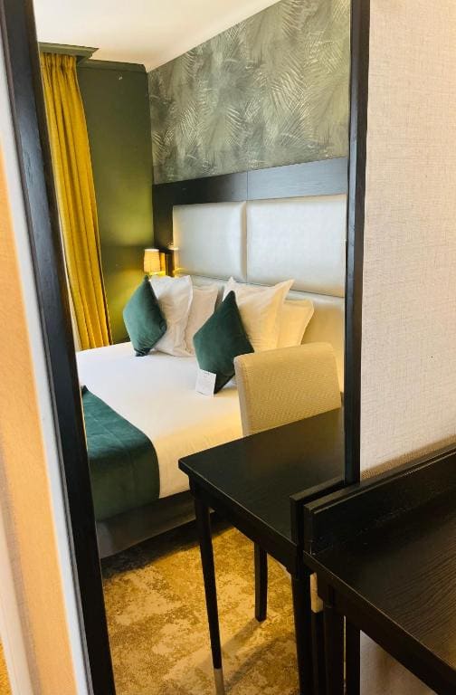 Classic Double Room room - Image 2