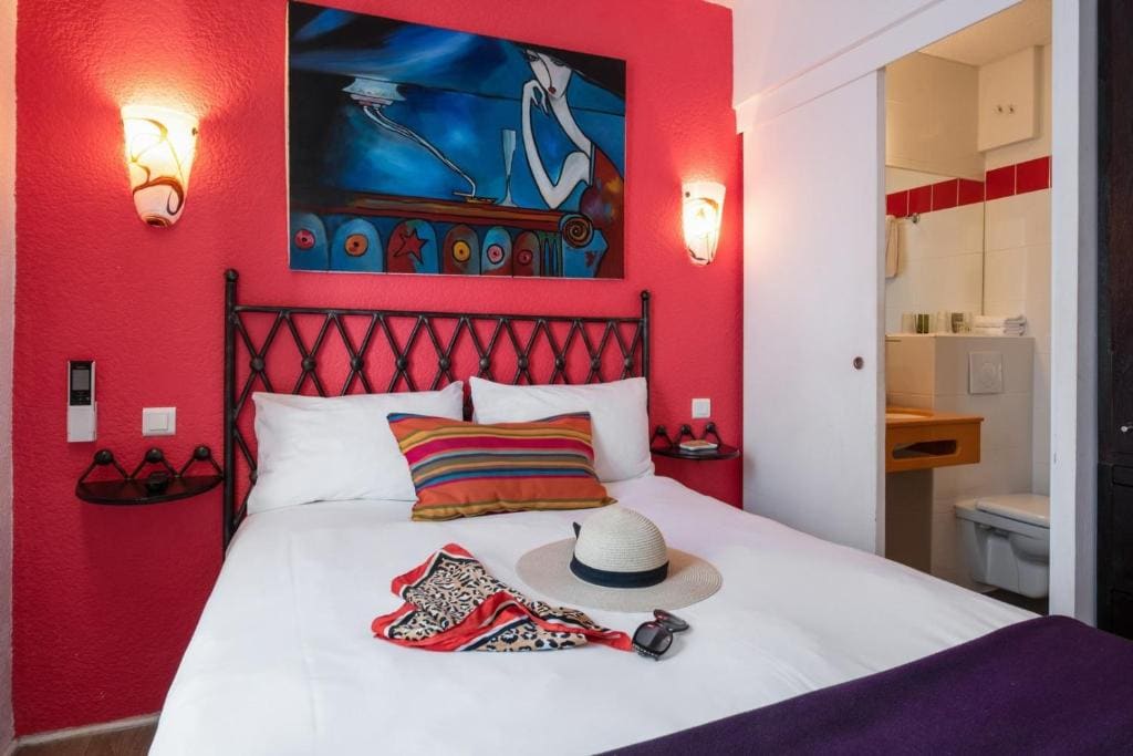 Double Room with Balcony room - Image 3