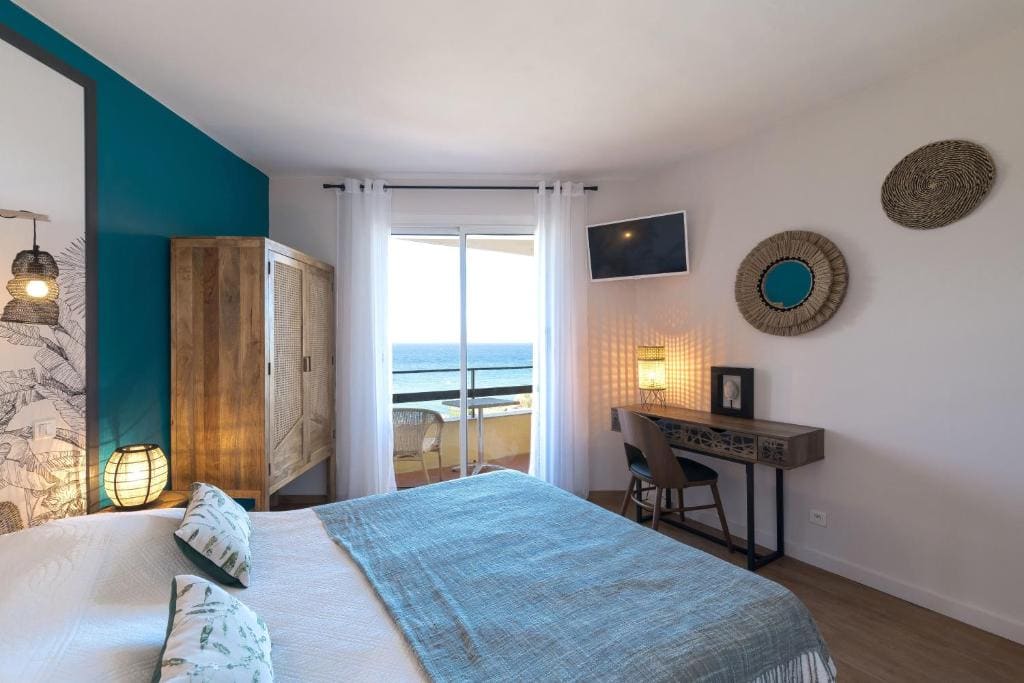 Double Room Terrace with Sea view room - Image 2