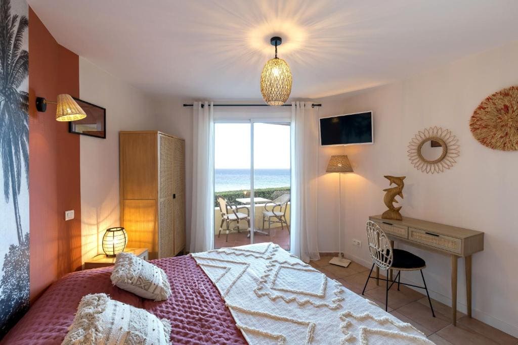 Double Room Terrace with Sea view room - Image 3