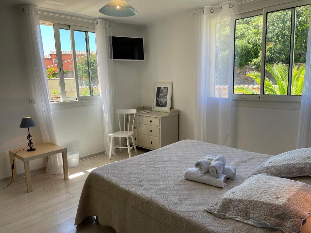 Family Suite with Garden View room - Image 2