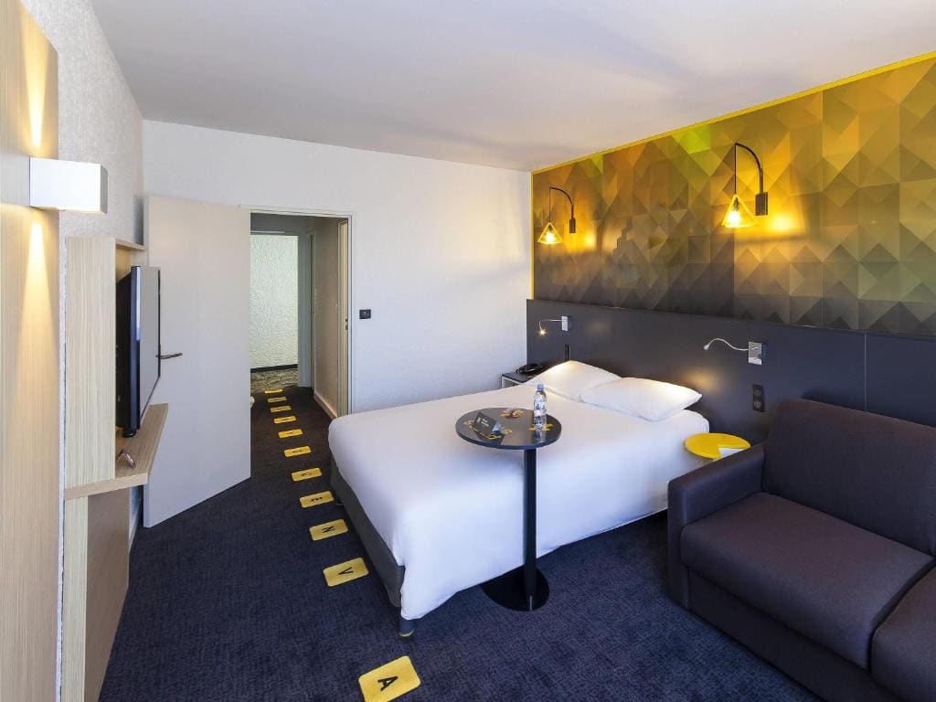 Standard Family Room with Double Bed and Sofa Bed room - Image 1