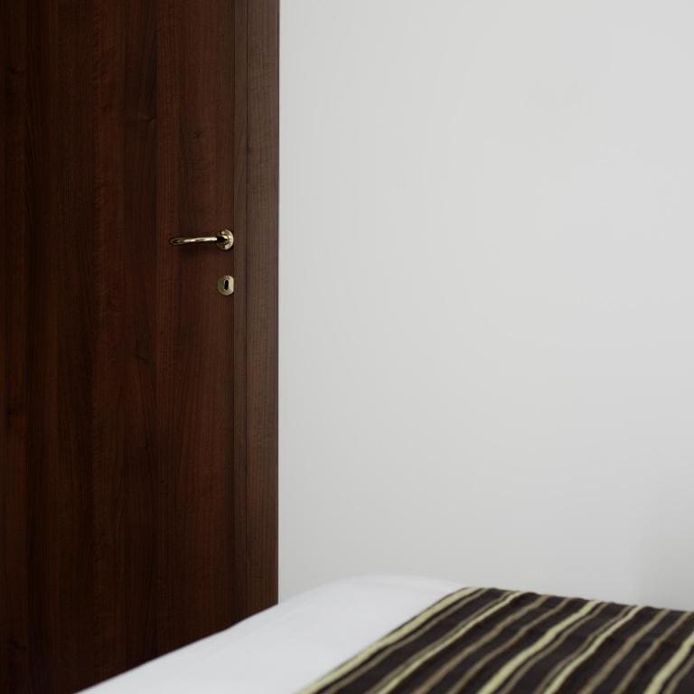 Two-Bedroom Apartment balnéo shower room - Image 1