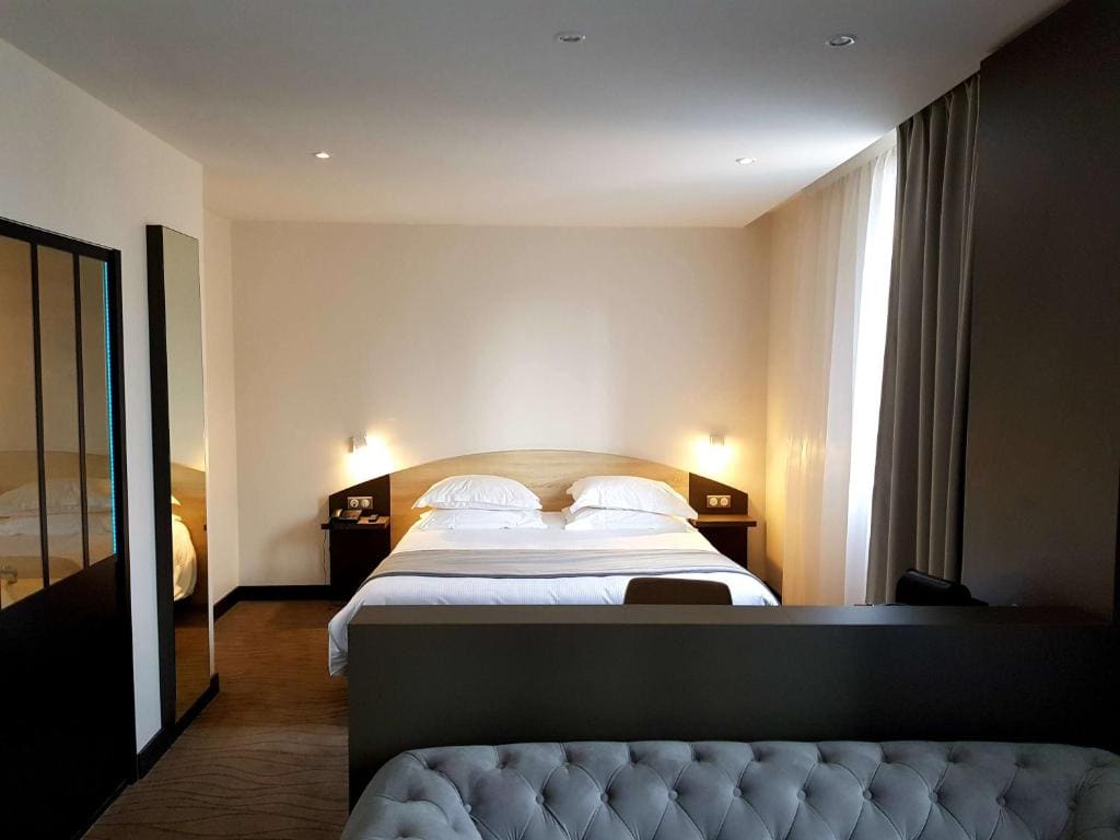 Deluxe Suite room - Image 1