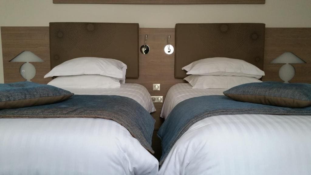 Superior Twin Room room - Image 2