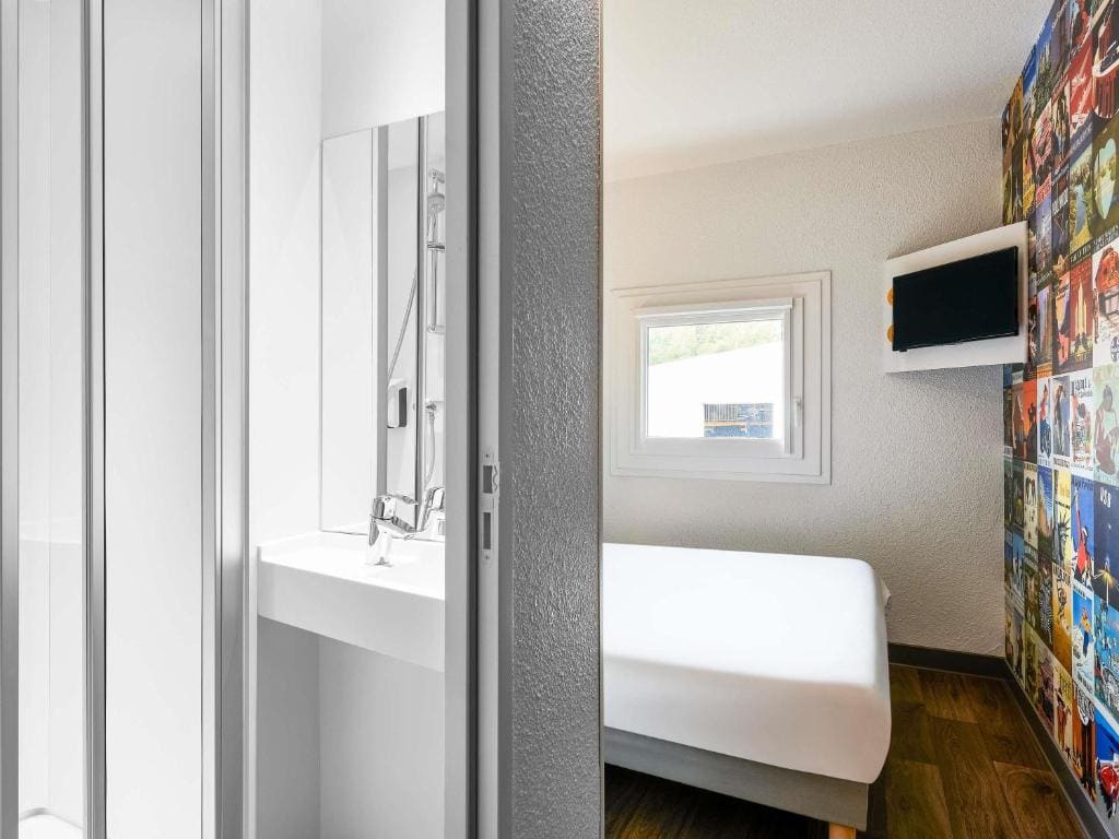 Cabrio Room with Private Bathroom room - Image 2
