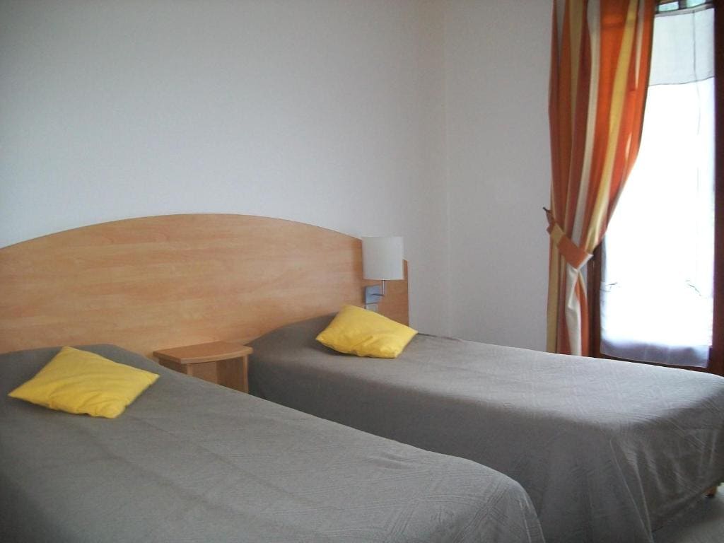 Twin Room with Mountain Views room - Image 2