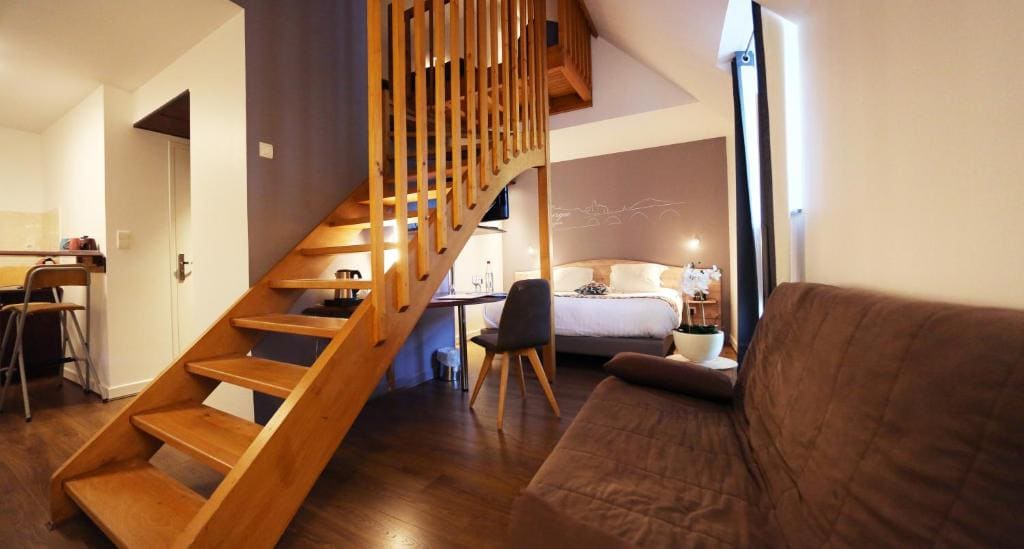 Family Room with 1 Double and 2 Twin Beds and Kitchen room - Image 3