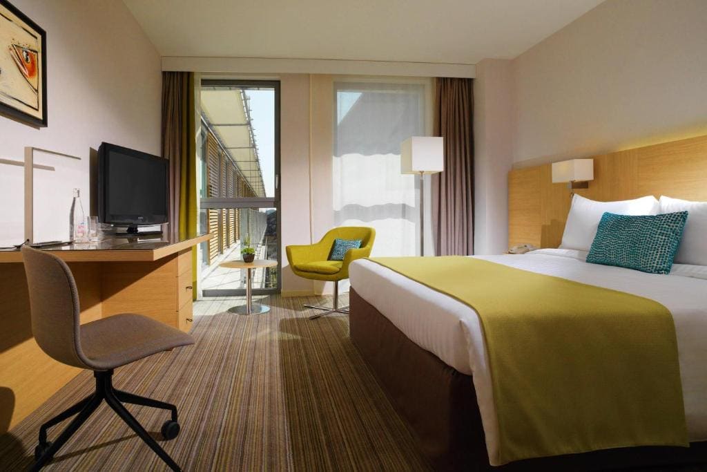 Standard room, Guest room, 1 King room - Image 1