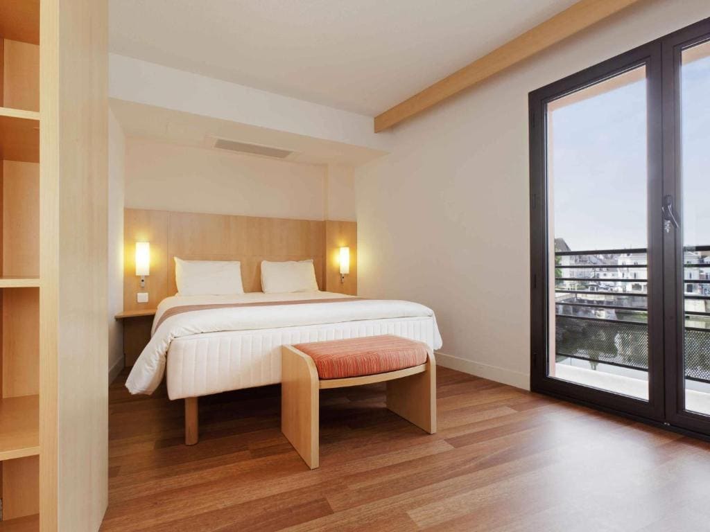 Standard Double Room with River View room - Image 2