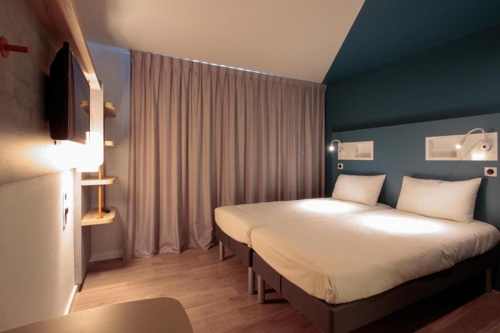 Standard Twin Room room - Image 3