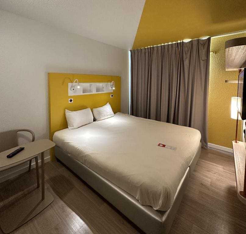 Standard Twin Room room - Image 1