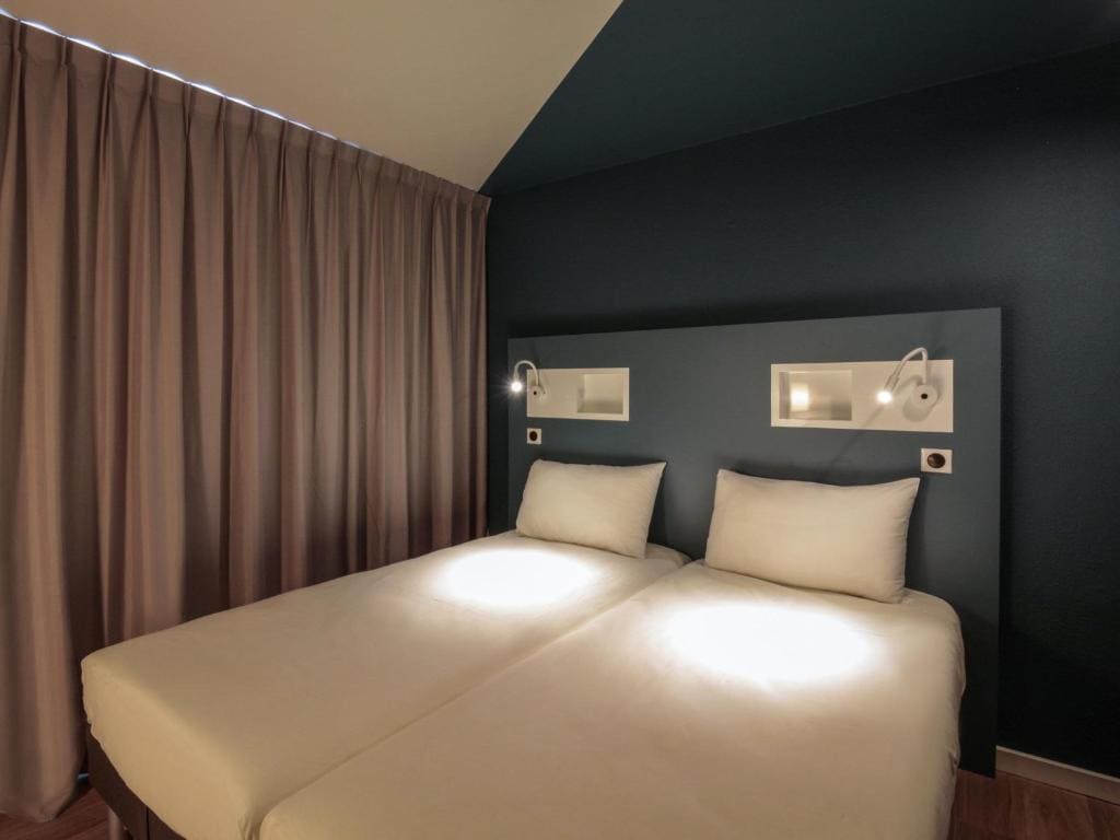 Standard Twin Room room - Image 2