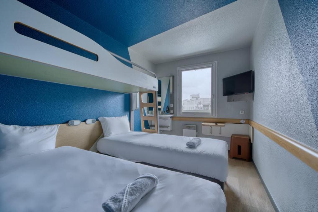 Standard Twin Room room - Image 2