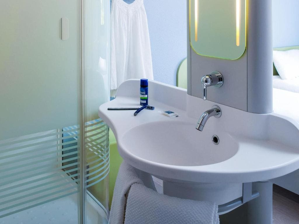 Family Room room - Image 2