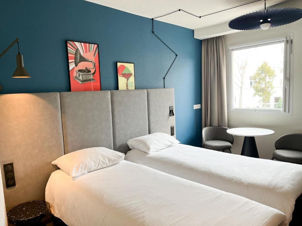 Standard Twin Room room - Image 1