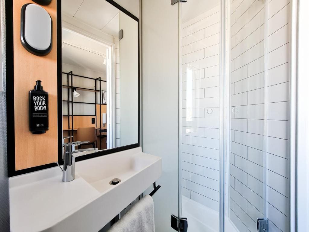 Standard Double Room room - Image 3
