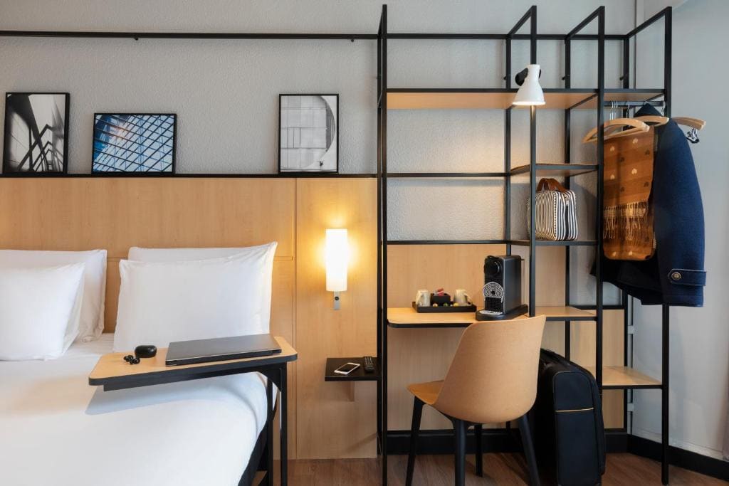 Comfort Room room - Image 2